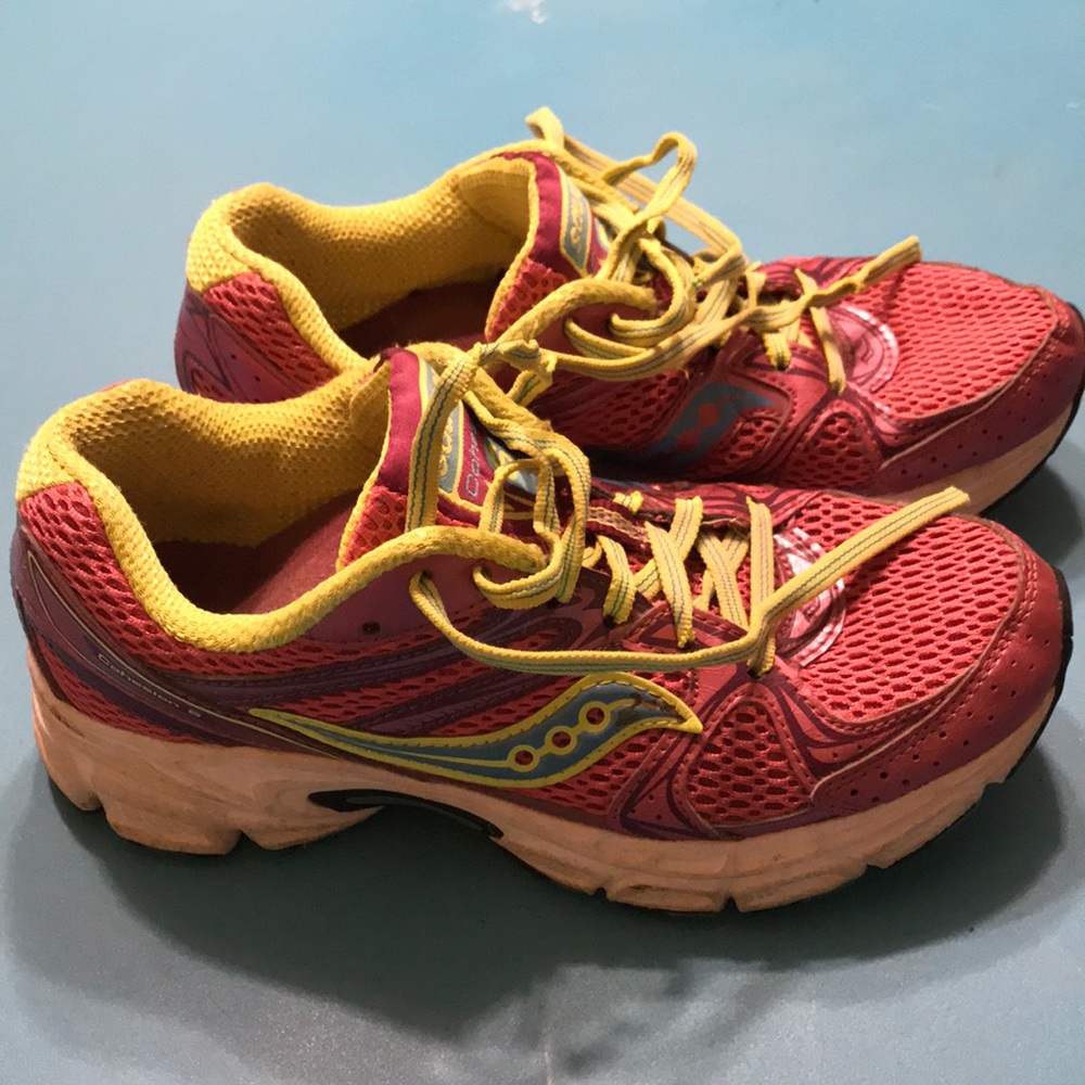 Saucony sneakers women’s  size 6